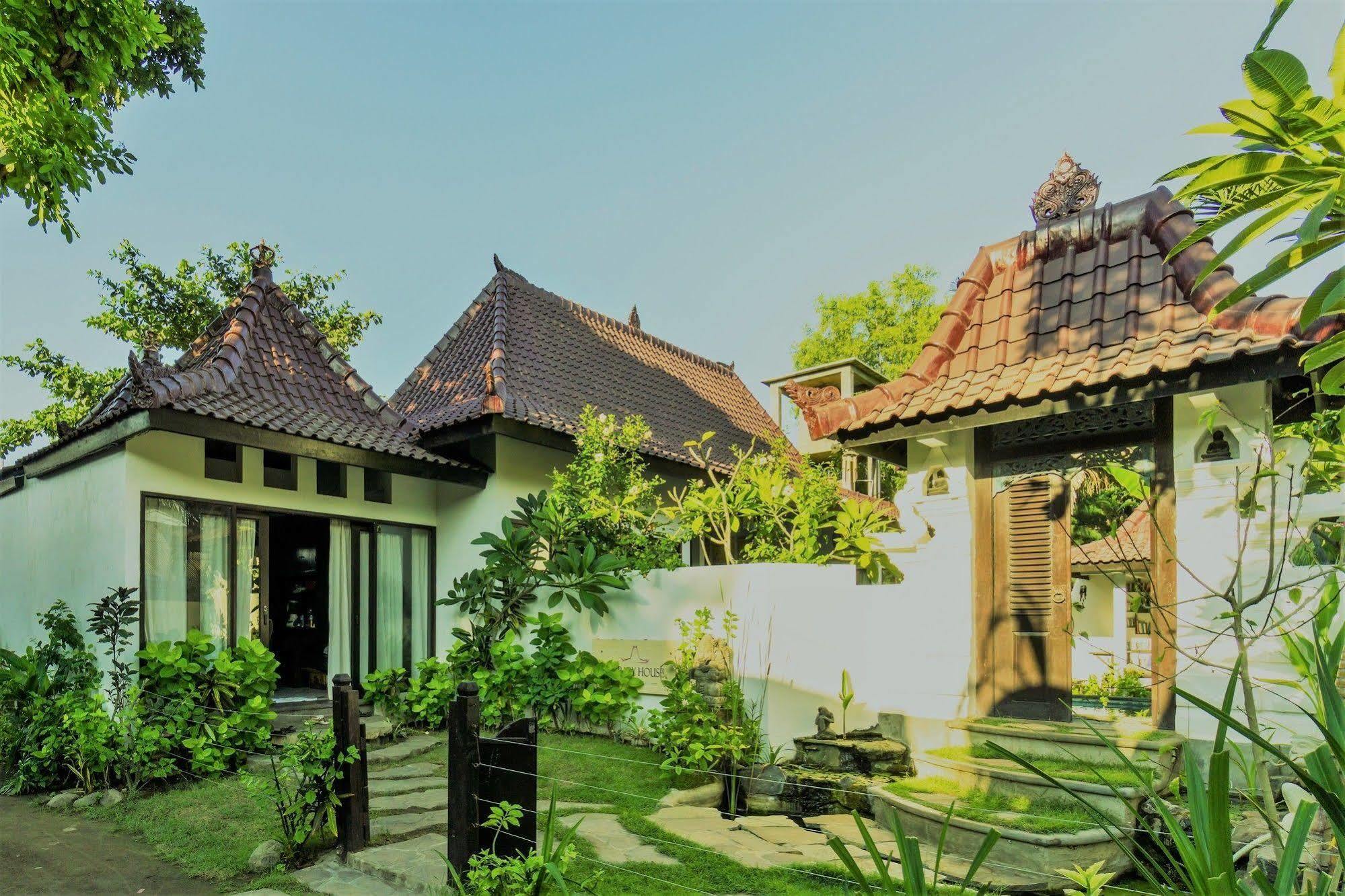 Ambary House Gili Trawangan- 2 Bedroom Private Villa, Pool Buitenkant foto